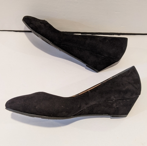 Black Flats by FIONI Clothing - Picture 3 of 11